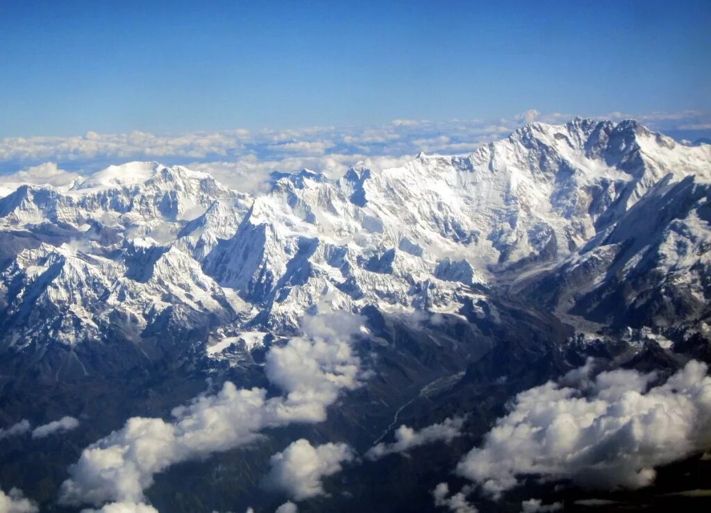 Самая высокая горная страна. Горы Гималаи. Гималаи высота гор. Гималаи Индия. Горные вершины Гималаев.