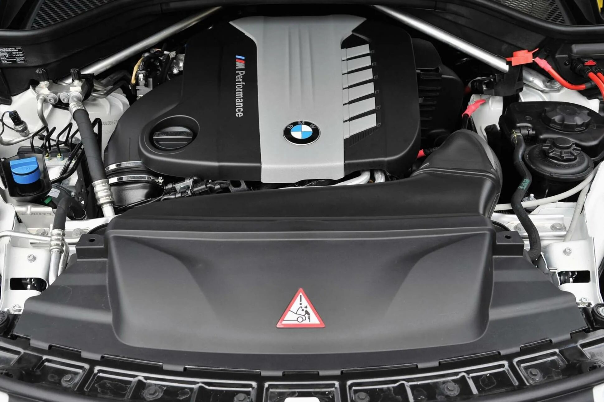 Двигатели бмв ф15. Двигатель бмв 550d. bmw x7 4 турбины. n57d30 x5 50d.