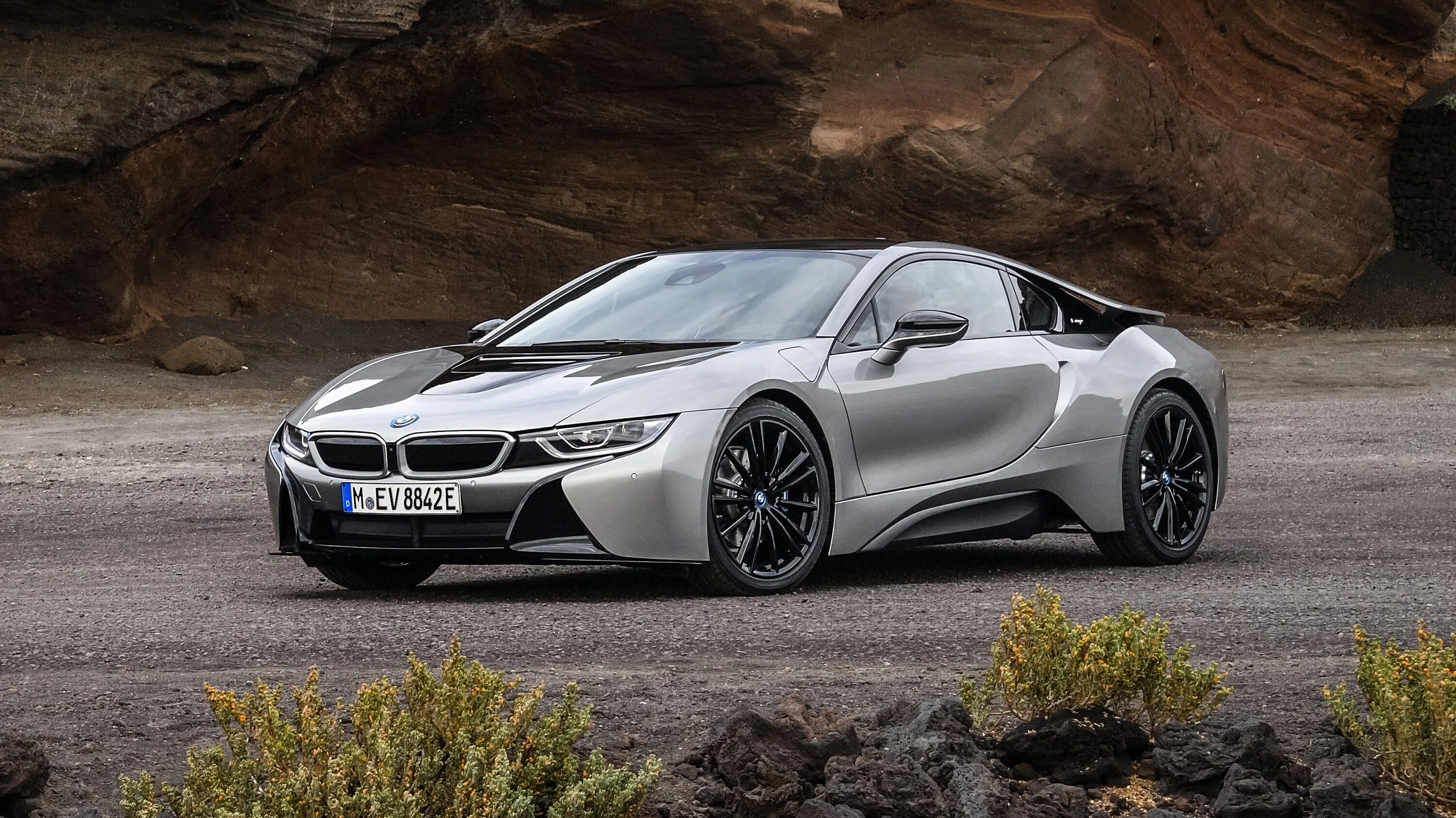 Bmw спорткар i8. Бмв 8i. Bmw i8 2009. Bmw i8 turbo. Бмв ай 8 белая.