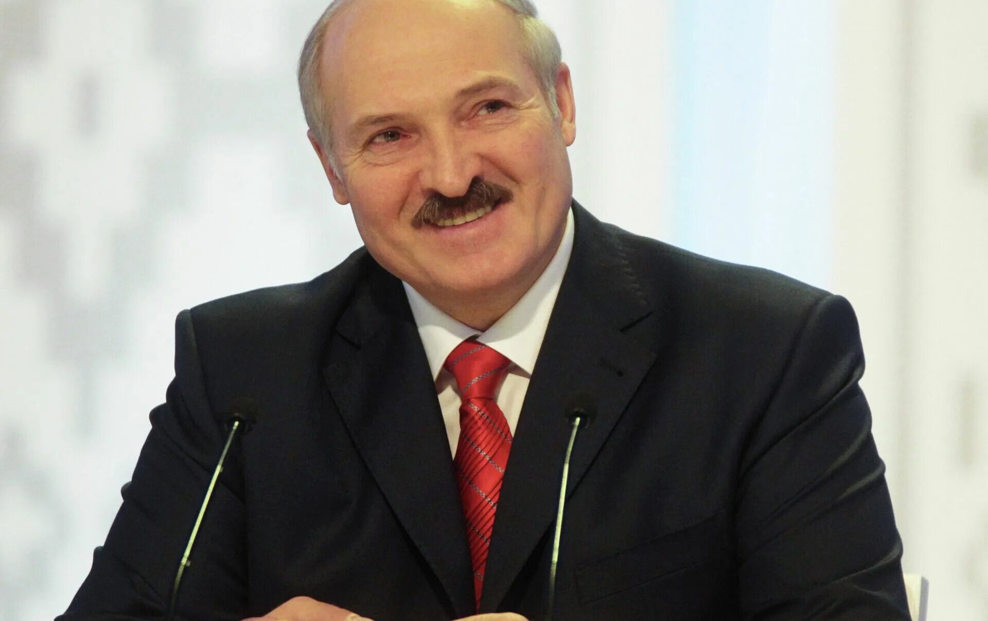 Дойдет до лукашенко. Лукашенко портрет.