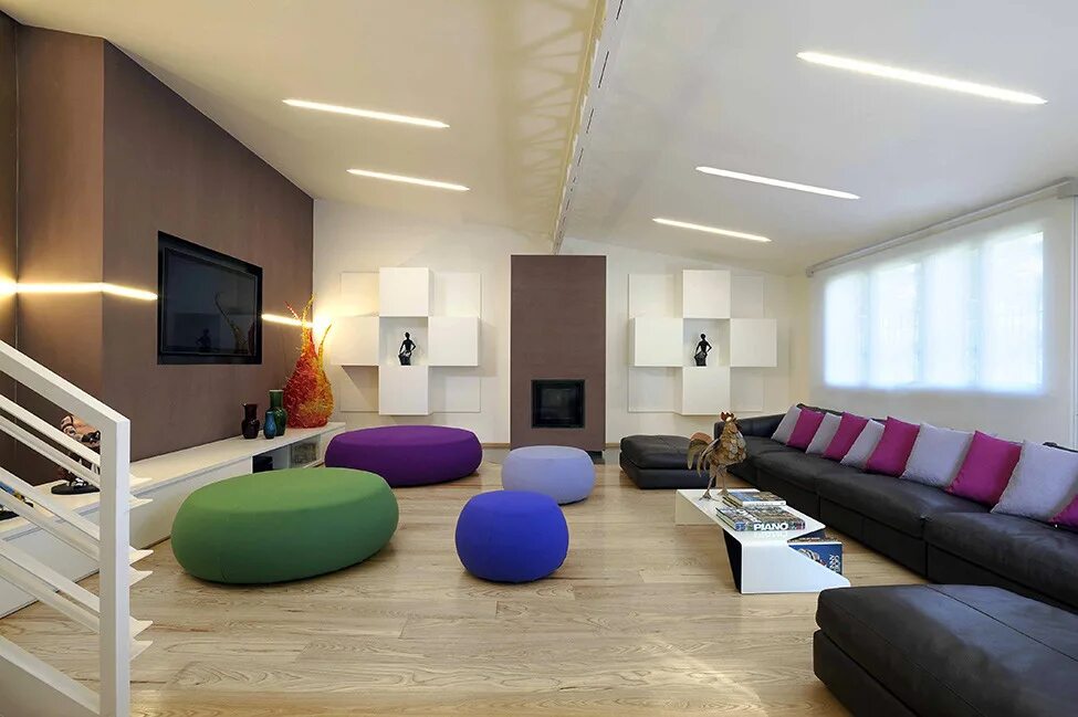 Дизайнерский интерьер однокомнатной квартиры. Гостиная 19кв интерьер. Дизайнерский интерьер зала. Интерьер гостиной. Гостиная выделить зоны.