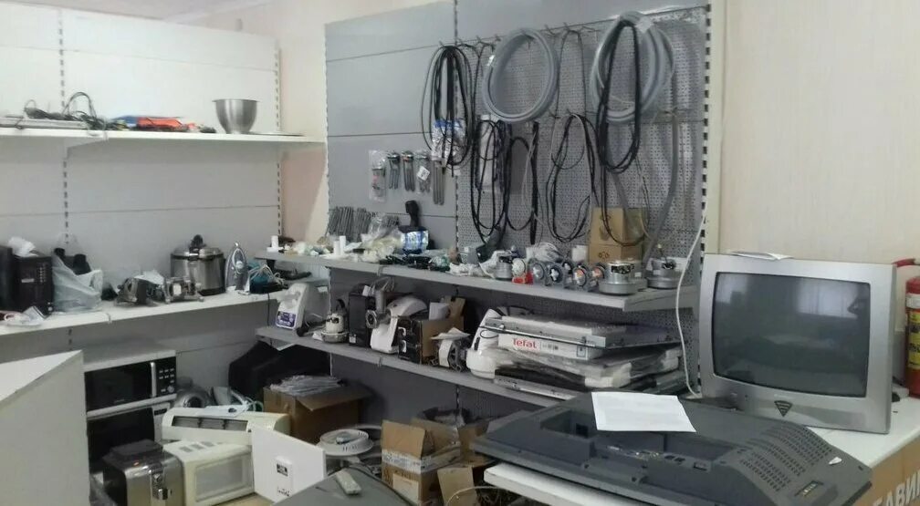 сервисный центр по ремонту бытовой техники. ремонтная мастерская. мастер по ремонту бытовой техники. мастер по ремонту компьютеров. ремонтная мастерская бытовой техники.