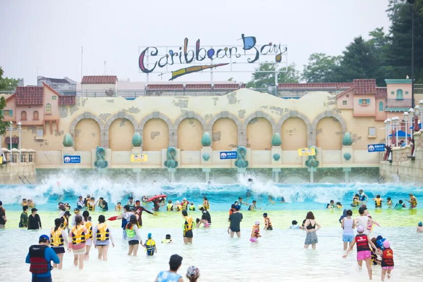 Everland парк корея. Аквапарк карибиан бэй. Caribbean bay. Эверленд корея. Корея южная эверленд аквапарк.