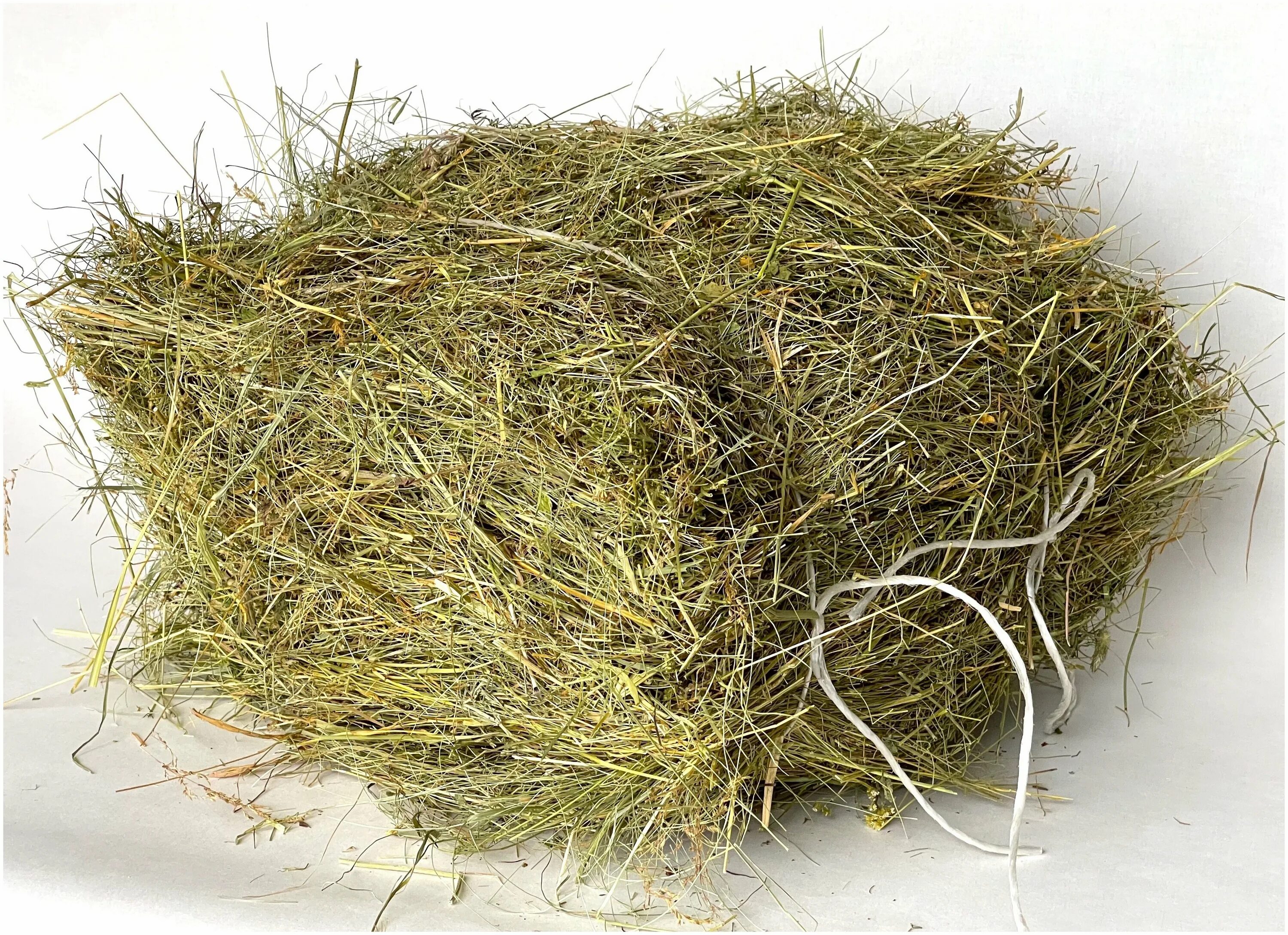 5 кг. Сено пучок. Сено для шиншилл. Сено луговое разнотравье. Тюки квадратные.