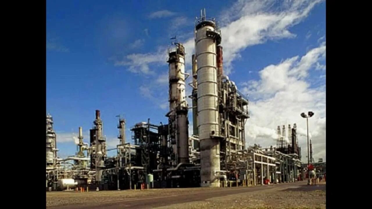 Промышленность в 2010 году. Лагос нефтеперерабатывающий завод. химическая промышленность грузии. отрасли промышленности грузии. машиностроительная промышленность грузии.