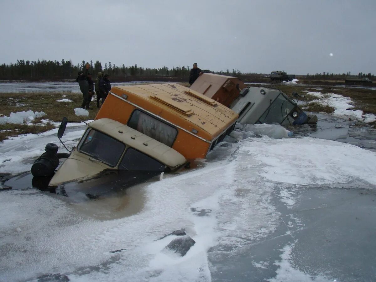Урал 4320 для крайнего севера. Дороги севера ямал распутица бездорожье. Дороги севера зимник. Дороги севера ямал распутица бездорожье. Где дороги севера.
