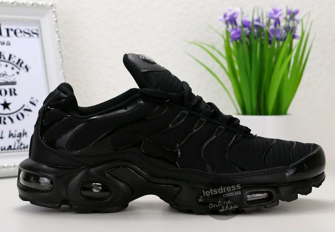 Nike air max plus черные. Nike Air Max Plus TN Black. Nike Air Max TN Black. Nike TN Air черные. Nike Air Max TN Plus черные.