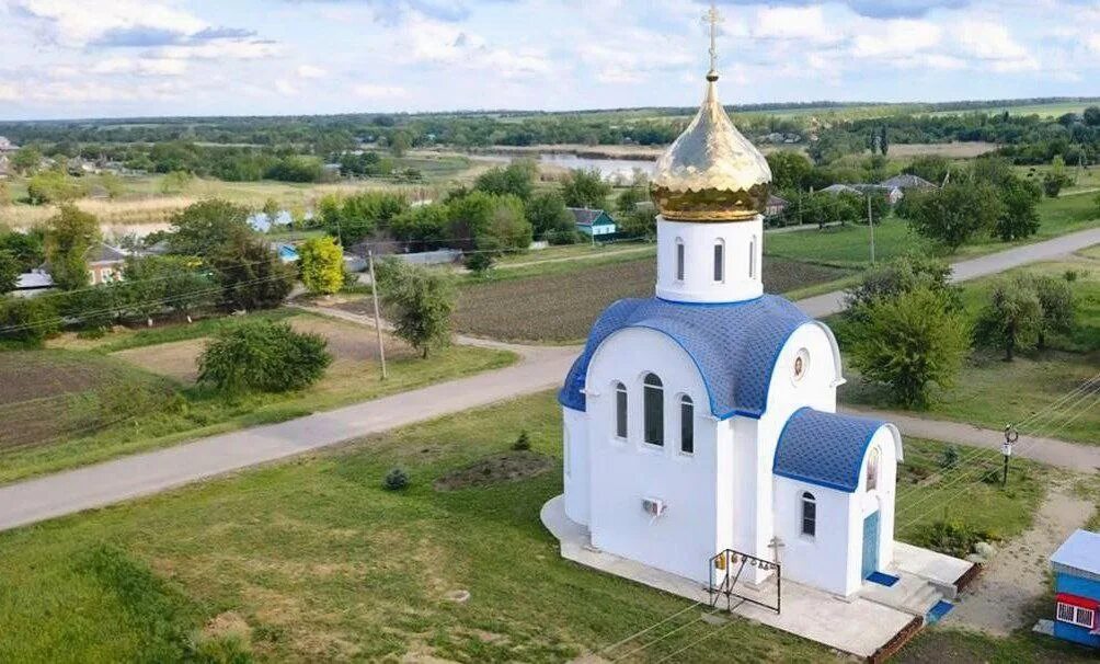 Ловлинская краснодарский край тбилисский район. Храм Успения Пресвятой Богородицы Ловлинская. Храм станицы Ловлинской. Станица Ловлинская Краснодарский край. Станица Тбилисская Краснодарский край.