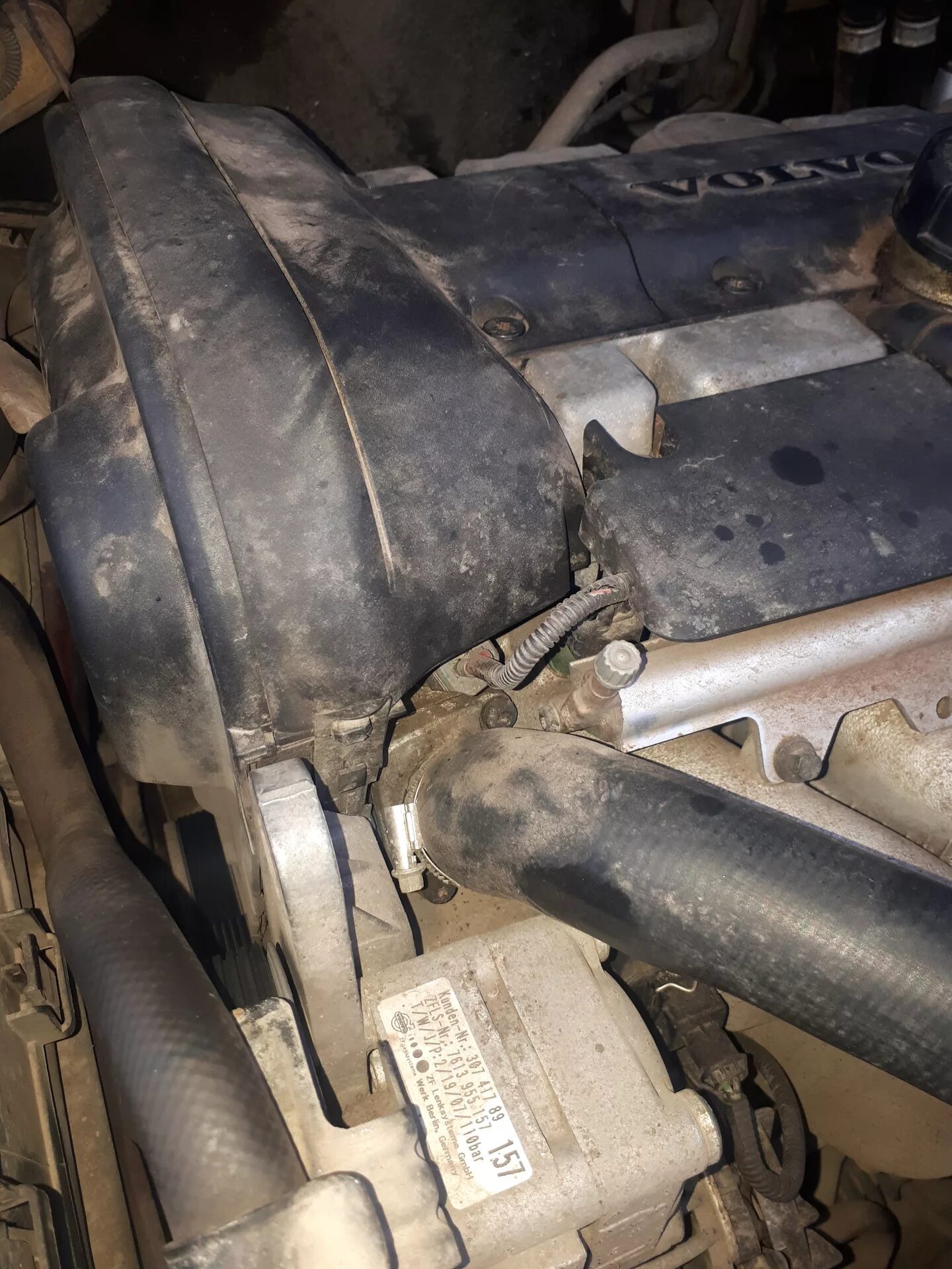 Термостат s60. Термостат вольво s60. 4 l. Термостат s60. Термостат на вольво s60 2011 года.