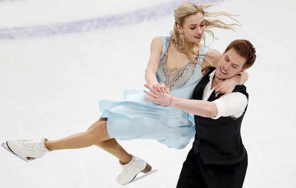 Держатель для катания на коньках. Катание на льду на первом. Кацалапов фигуристка. Фигурное катание. Катание на льду на первом.