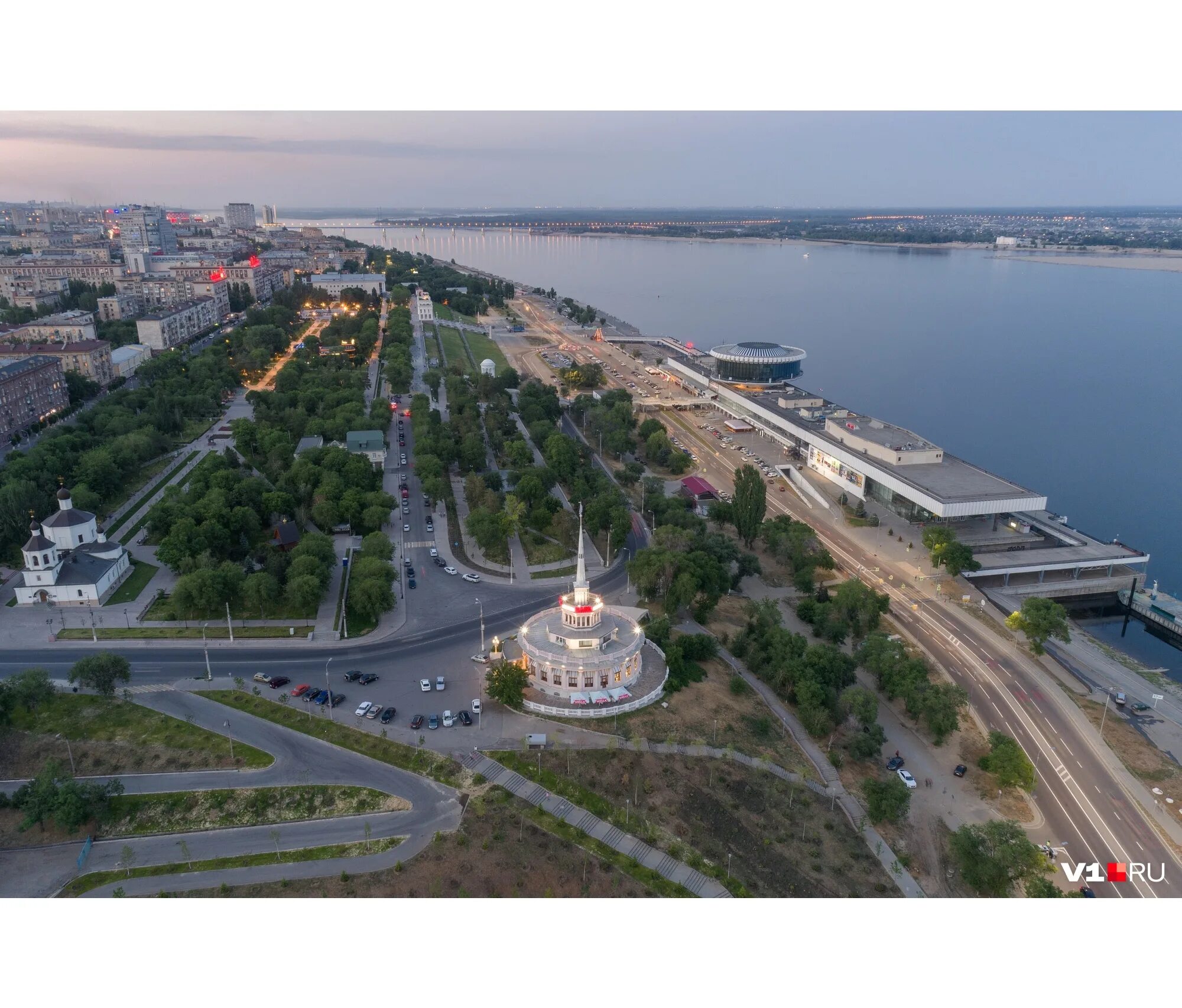 где можно распечатать волгоград. волгоград достопримечательности. достопримечательности волгограда вокзал. где можно распечатать волгоград. волгоград вид на центральную набережная.