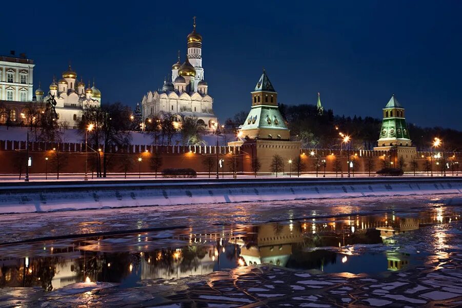 Каникулы в городе москва. Москва. Кремль зимой. Новогодняя Москва. Зимняя Москва.