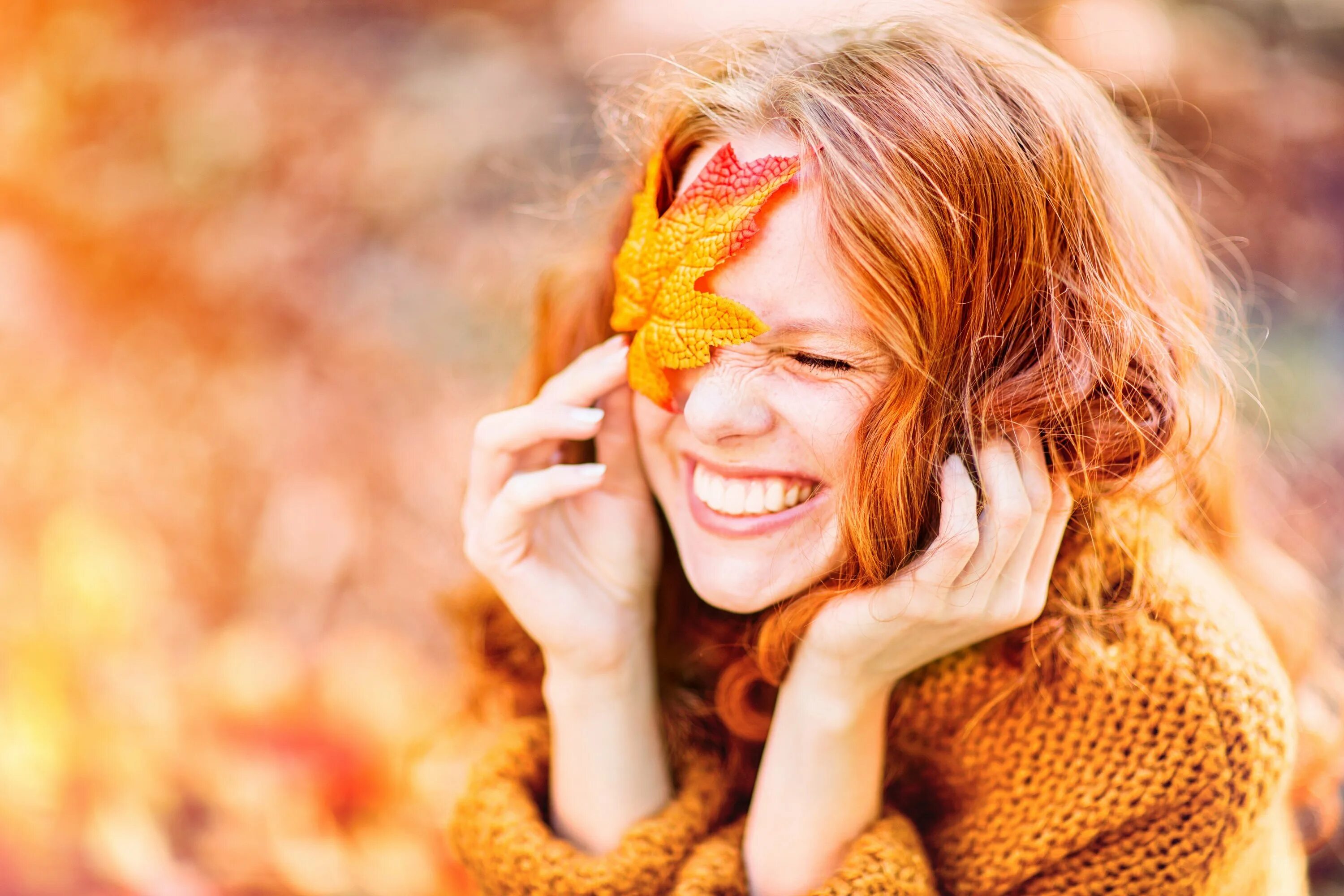 Девочка осень. Осень люди. Улыбка осени. Осеннее настроение.