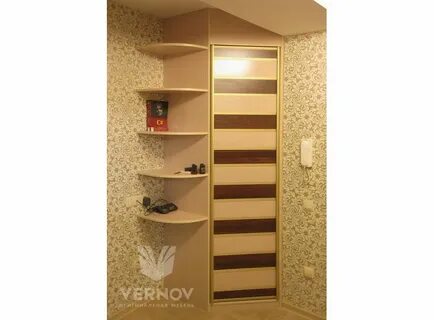 Боковая полка в шкафу