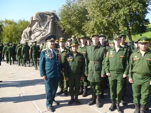 20 мотострелковый полк. 20 Гвардейская мотострелковая бригада Волгоград. Прикарпатско-Берлинская бригада Волгоград. 20 Мсд Волгоград командиры. Командир 20 ОМСБР.