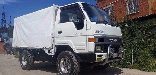 Грузовики 4вд приморский край. Toyota Хайс грузовик 4x4. Тойота Дюна 4 ВД. Toyota TOYOACE 4x4. Тойота Дюна 1995 4вд.