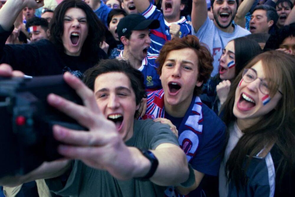 На перемотке 2022. Жизнь на перемотке (2019). Жизнь на перемотке (2019, франция). Alice isaaz жизнь на перемотке. Перемотка 2019.