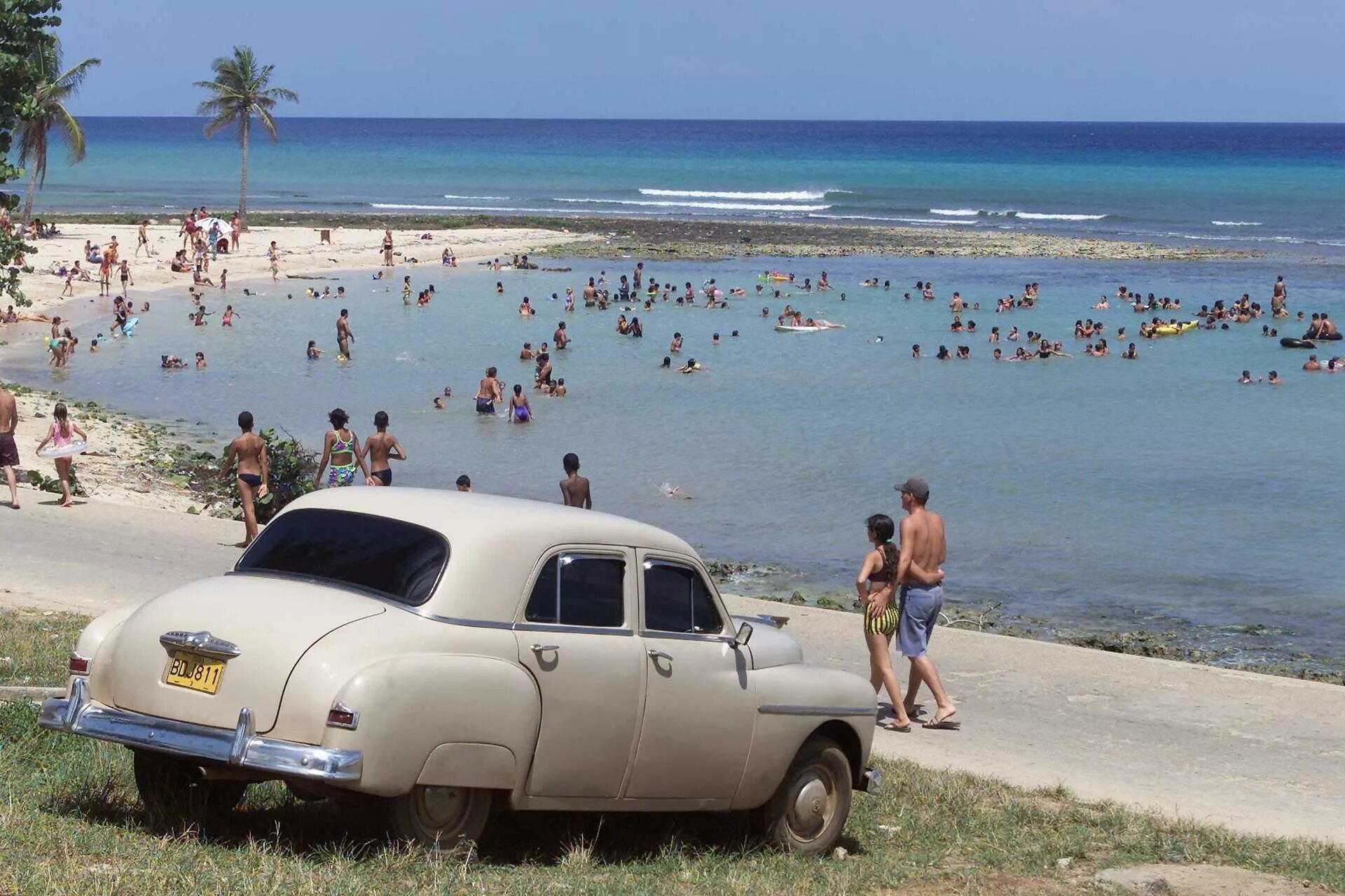 Куба Варадеро машины. Куба Гавана пляжи. Куба Гавана Варадеро. Сантьяго де Куба пляжи.