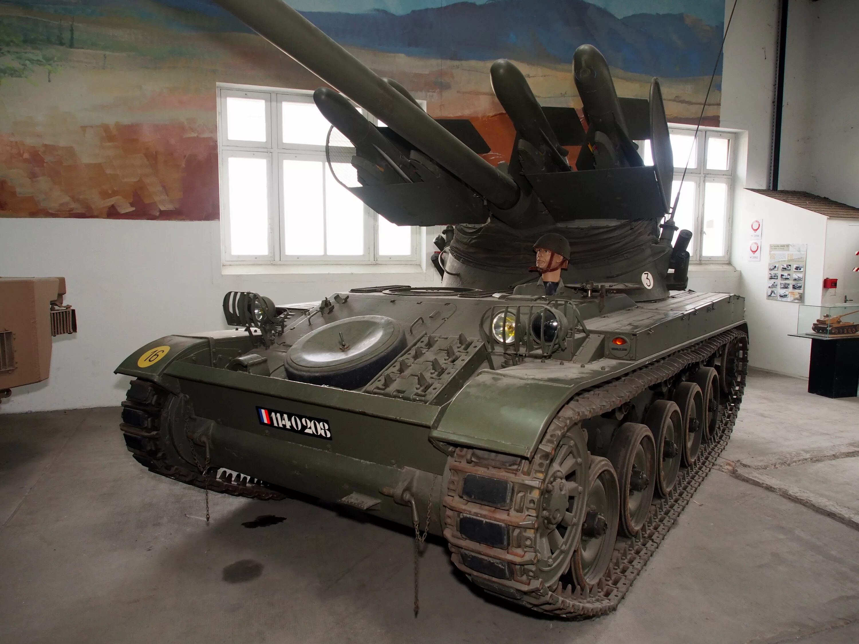 Amx 13 оборудование. Танк amx 13 ss11. амх 13 90 в реальной жизни. амх-13 плутон.