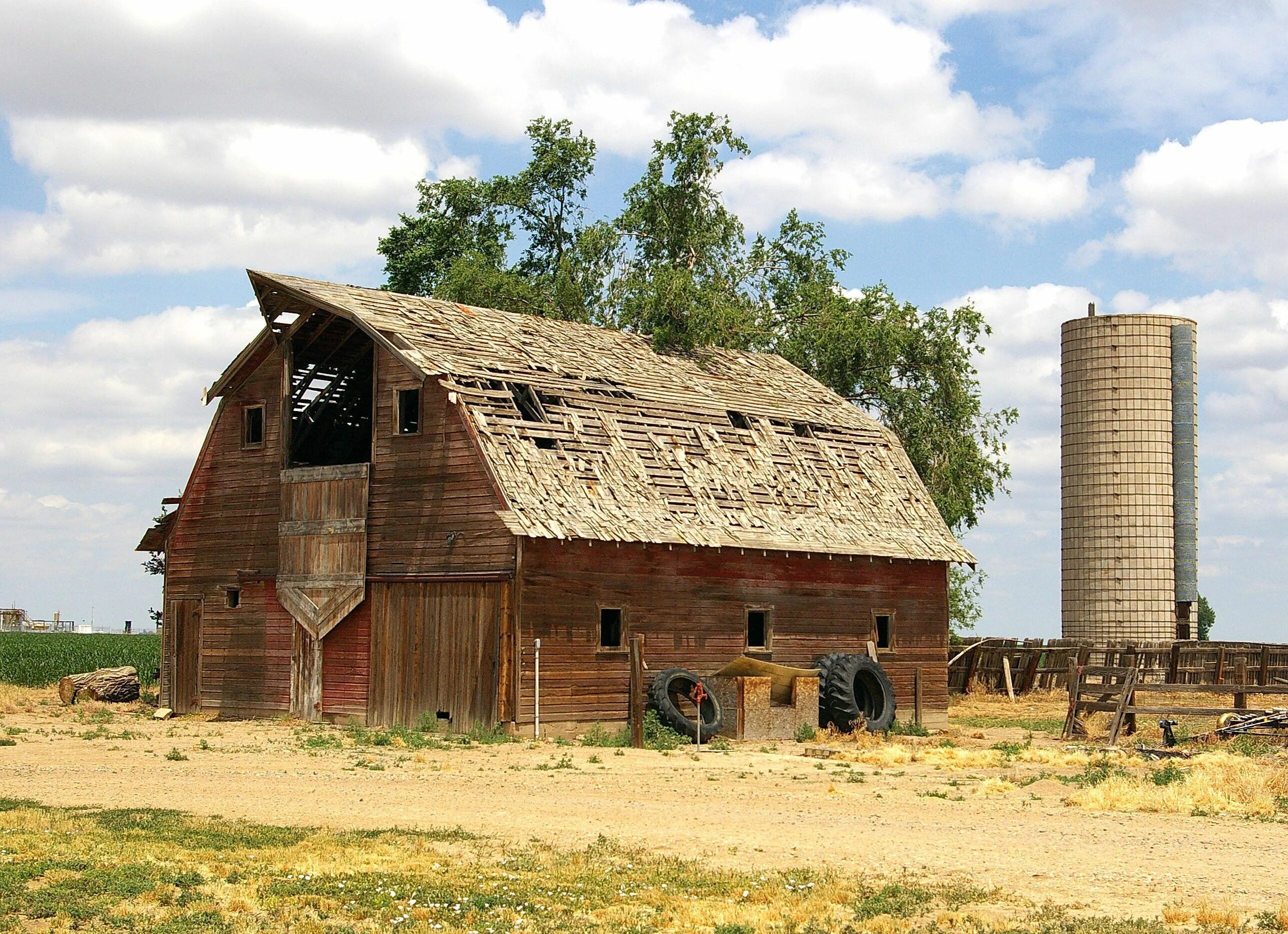 Dark farms. Амбар деревня США. Амбар деревня хлев Америка. Амбар ферма США. Амбар коровник в Америке.