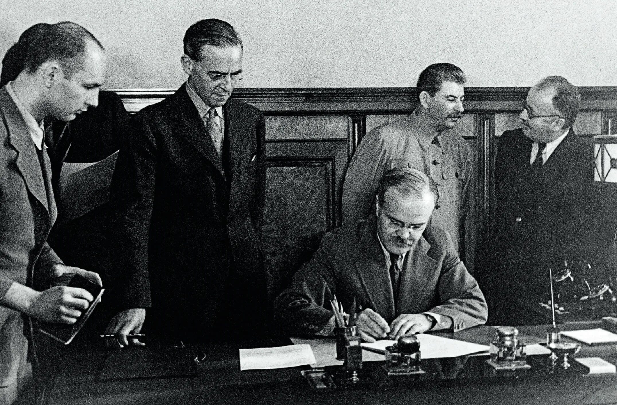 Вторая московская конференция. 12 Июля 1941 соглашение между СССР И Великобританией. 12 Июля 1941 года антигитлеровской коалиции. Советско английское соглашение 12 июля 1941. Московская конференция 1941 г.