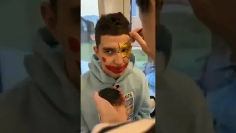 Клоун а4 стал ребенком на 24 часа