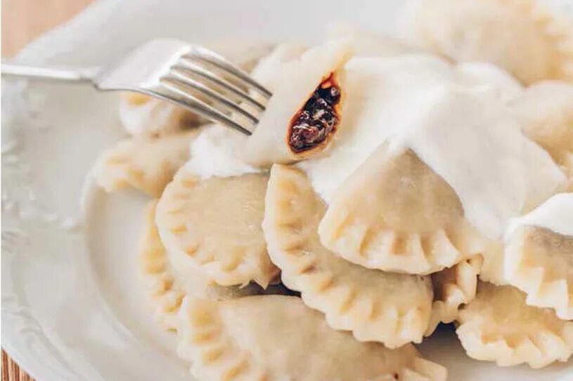 где поесть вареники с сюрпризом. вареники с сюрпризом на старый новый год. пельмени с предсказаниями. где поесть вареники с сюрпризом. сюрпризы в варениках на старый новый год значения.