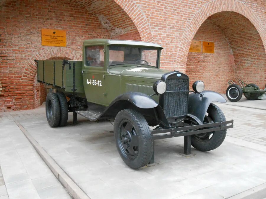 Озон полуторка. ГАЗ АА полуторка. ГАЗ-АА 1932г. Автомобиль ГАЗ-АА полуторка 1932. ГАЗ АА Кремль Нижний Новгород.