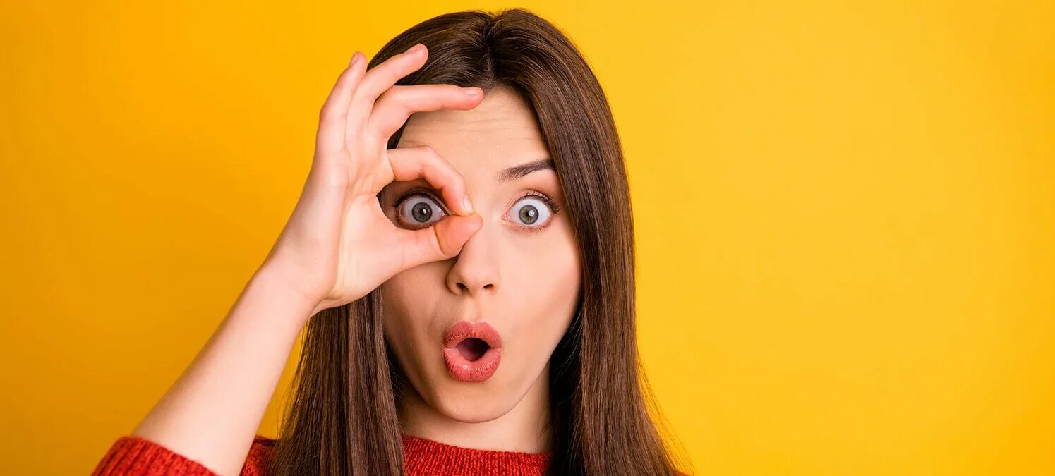 Человека хвалят. Эмоции в переговорах. Удивленный мужчина. Удивление эмоция. Очень удивить кого либо.