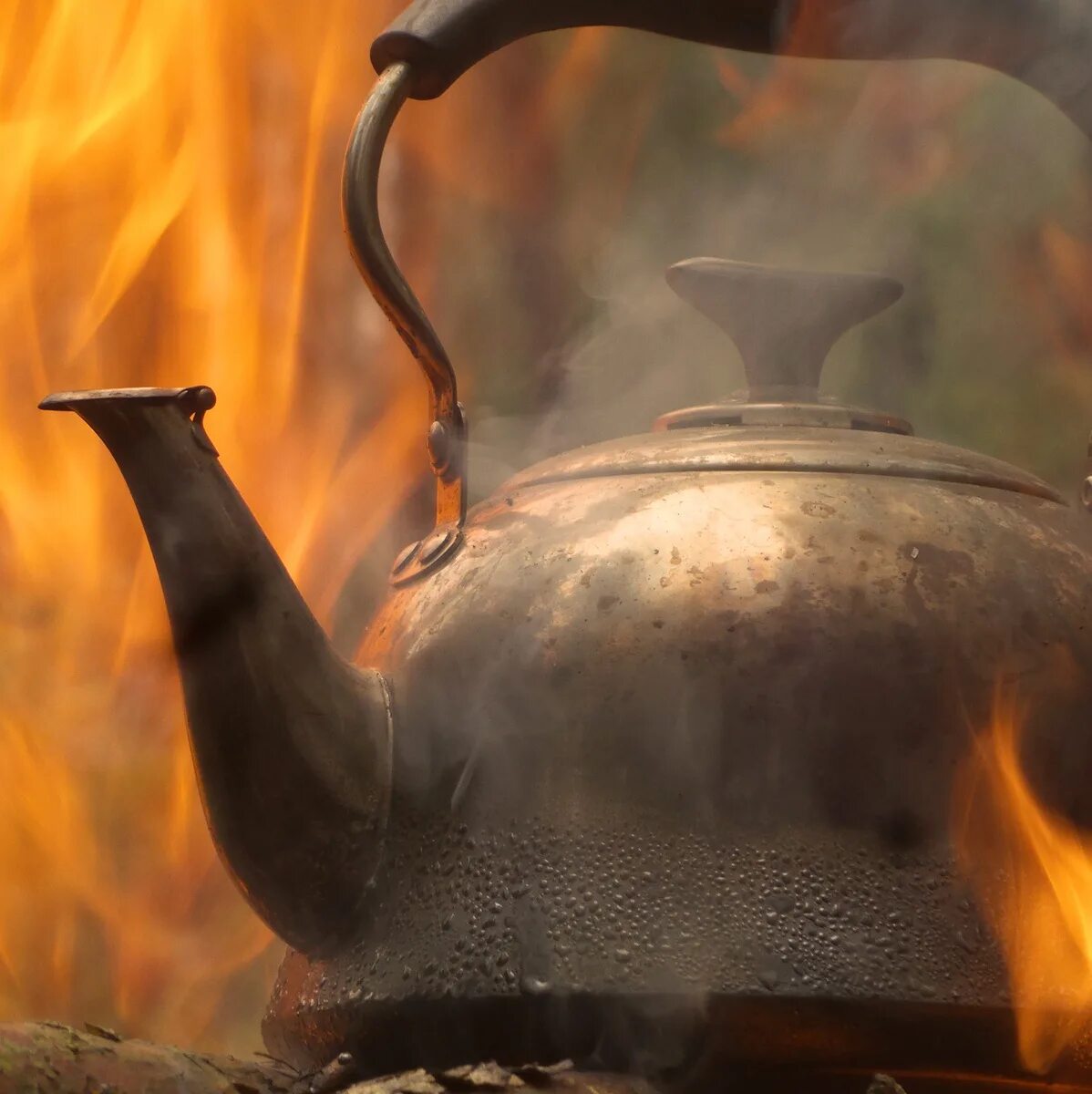 Хорошо кипеть. Чайник. Горящий чайник. Чайник на огне. Чайник кипит.