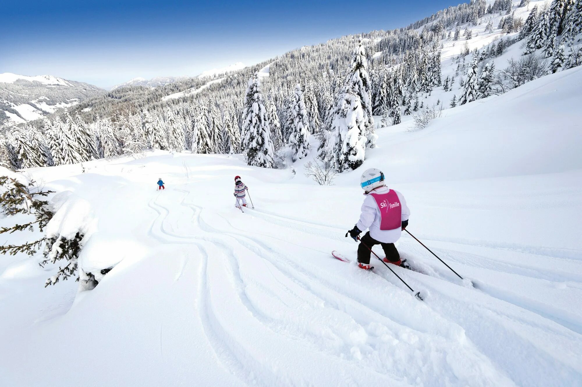 Skiing holiday. Children's Skiing. Ski Holiday. Kids Ski. Санаторий Джергалан.