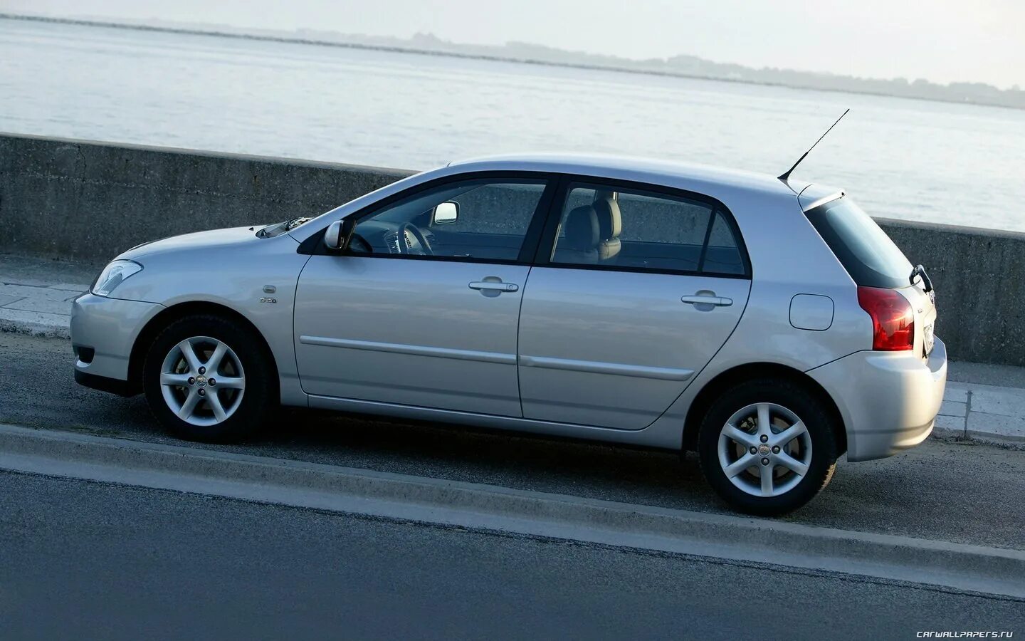 Toyota Corolla 2003 хэтчбек. Тойота каролла 2003 хэчбэк. Тойота Королла 2003 хэтчбек. Тойота Королла хэтчбек 2003 года.