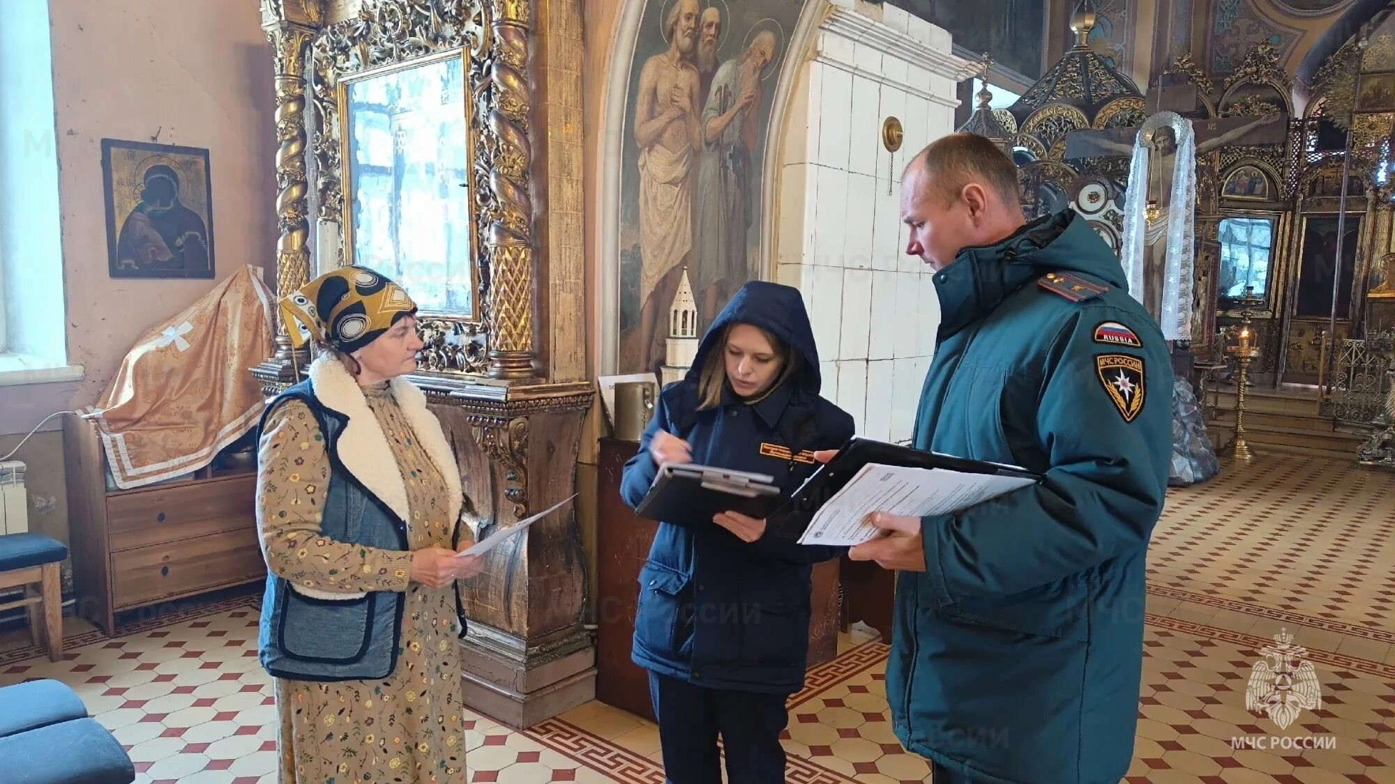 Как проводится служба. Рождественская служба. рождественская служба в храме. богослужение в церкви на рождество. рождественская служба в храме в ярославле.