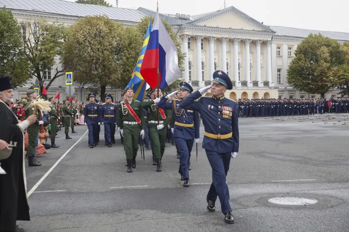 Высшее зенитное ракетное училище. Ярославль училище противовоздушной обороны. Ярославское высшее военное училище противовоздушной обороны. ВВУ ПВО Ярославль. Высшее военное училище Ярославль.