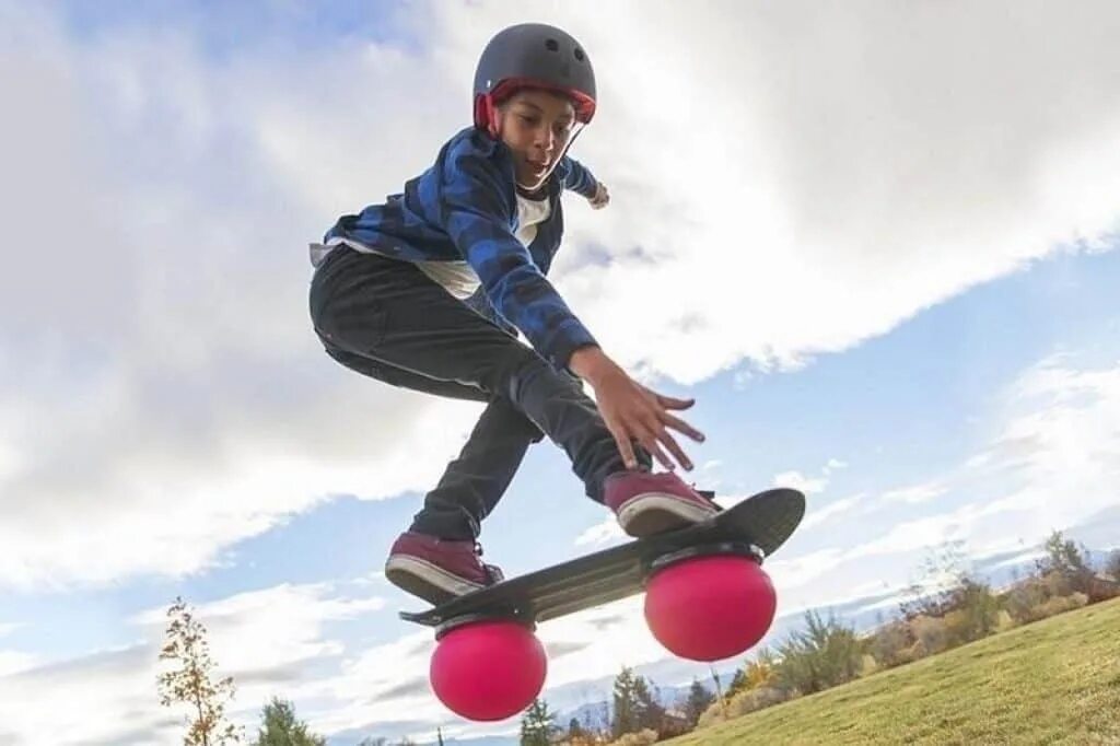 Катание шаров по полу. Скейтборд скутер MORFBOARD Skate & Scoot. Доска с колесиками для катания. Длинная доска для катания. Доска для катания шариков.