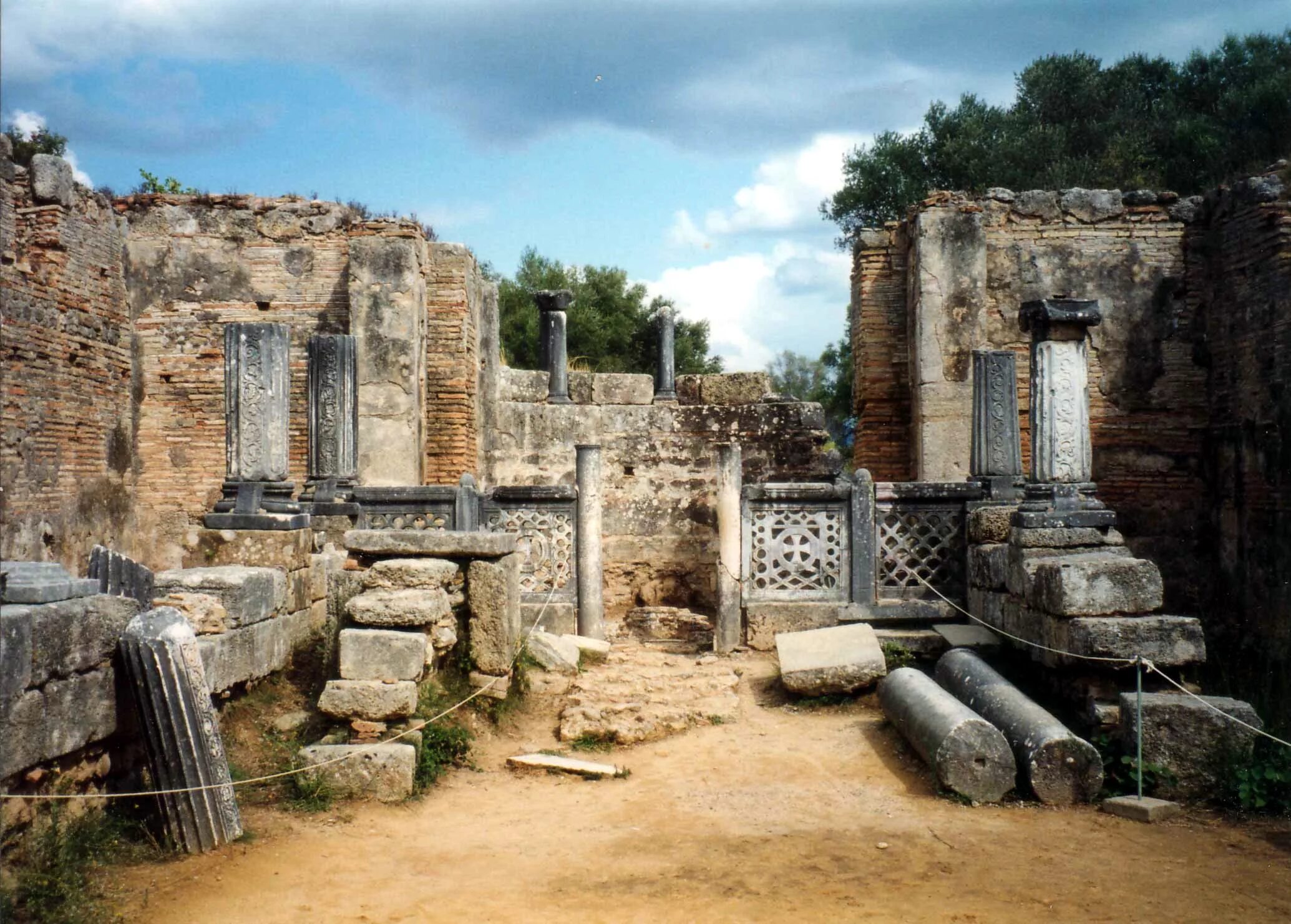 Мастерская Фидия в Олимпии. Статуя Зевса Фидия в Олимпии. Развалины храма Зевса в Олимпии. Руины садов Семирамиды. Разрушенный сад