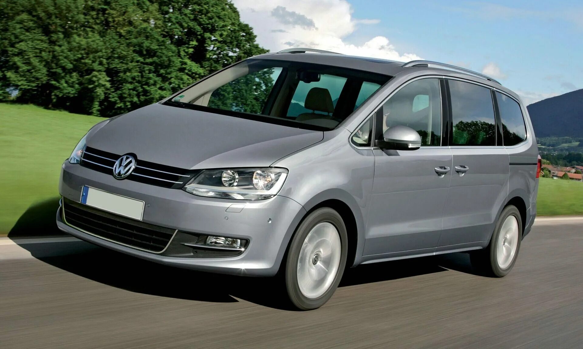 Volkswagen sharan 1.9. Фольксваген Шаран. Фольксваген Шаран 7 местный. Фольксваген Шаран 7 мест. Фольксваген Шаран 2014 года.