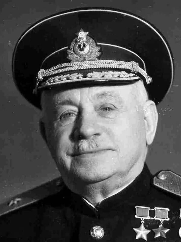 Папанин. Адмирал папанин. Папанин. Папанин награды. Ивана дмитриевича папанин на северный полюс.