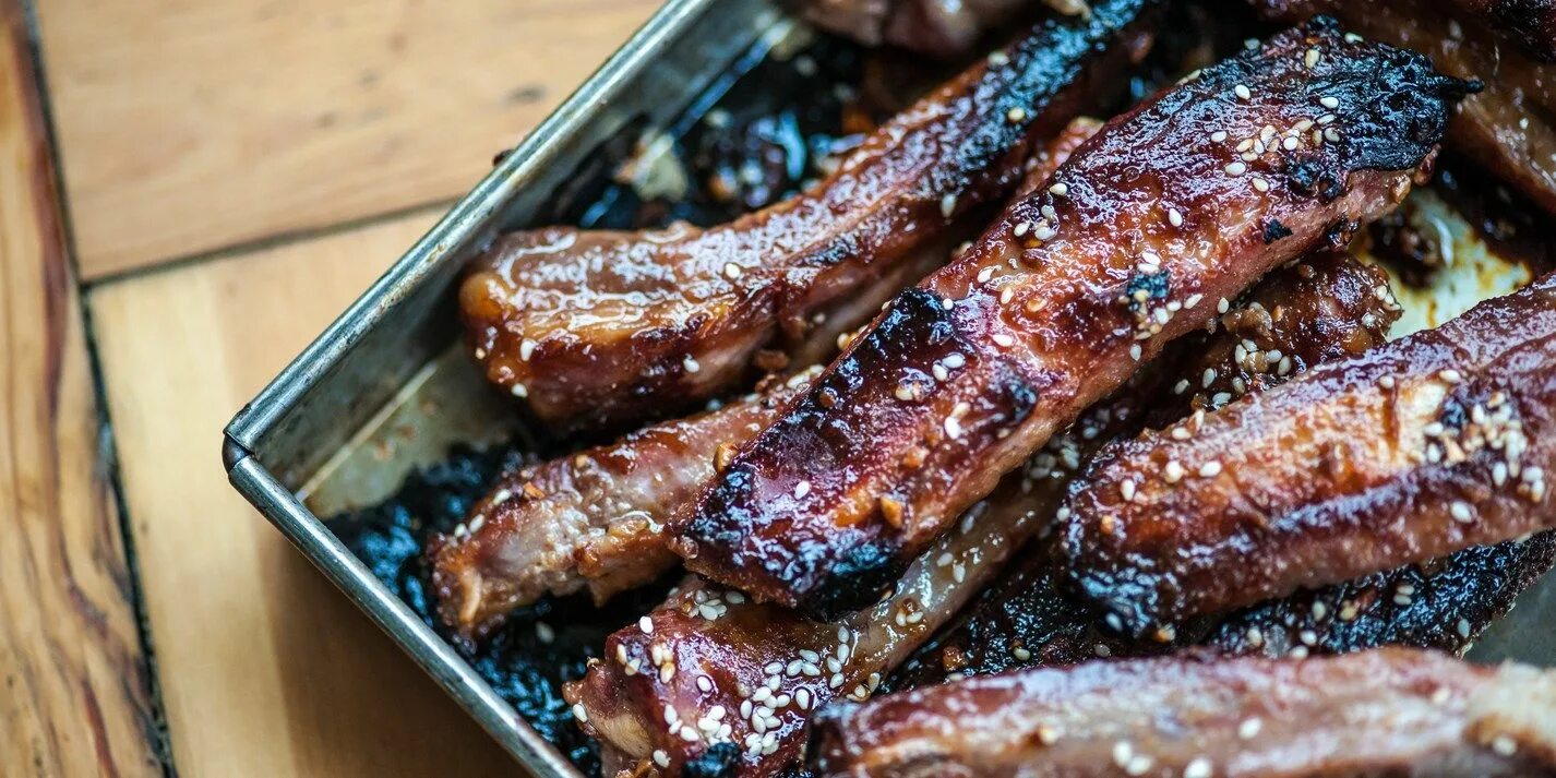 Свиные ребрышки в духовке быстро и вкусно. Свиные ребра сувид. ребра су вид. ребрышки су вид. ребра сувид.
