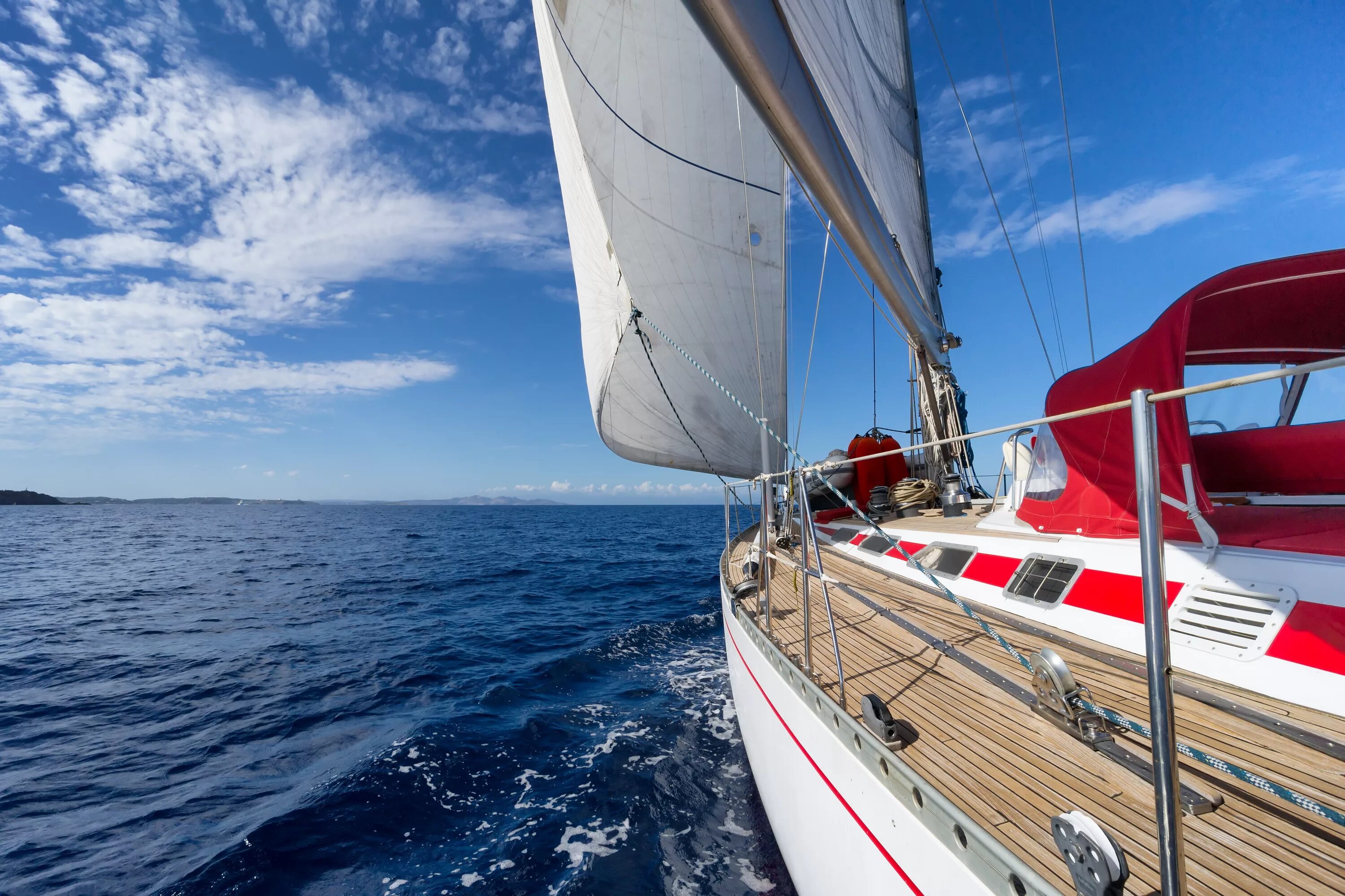 Палуба паруса. Яхта Sailing Yacht a. Парусная яхта Osprey. Яхта парусная Гретта. Парусная яхта Катран.