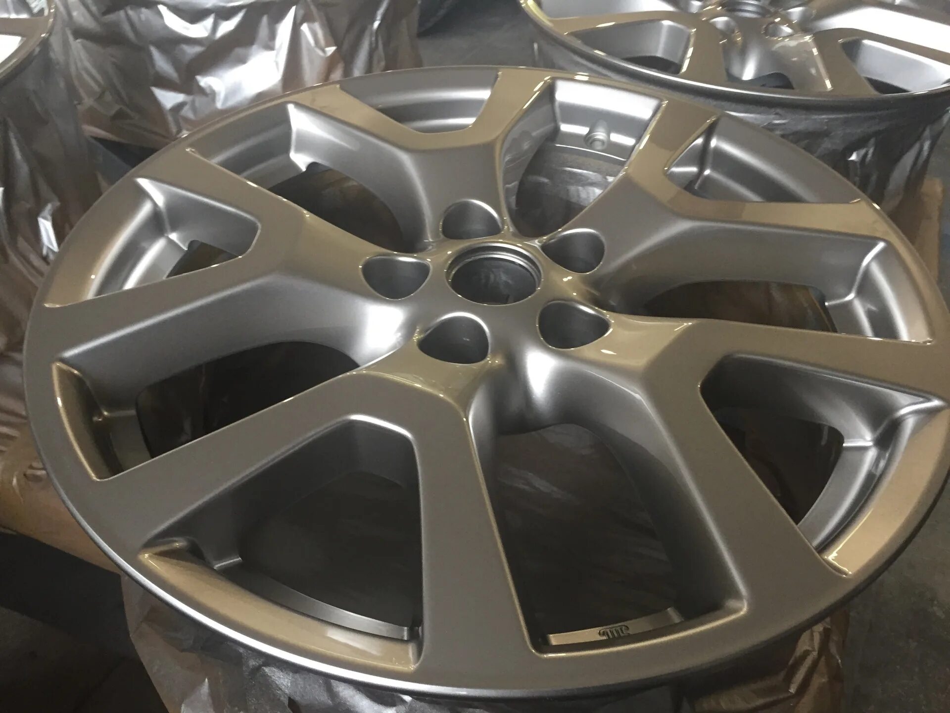 Литые диски ниссан х-трейл т31. Оригинальные диски nissan x-trail t31. Nissan x-trail колесный диски r18. Ниссан x trail t31 на дисках r18. Диски на 17 для nissan x trail.