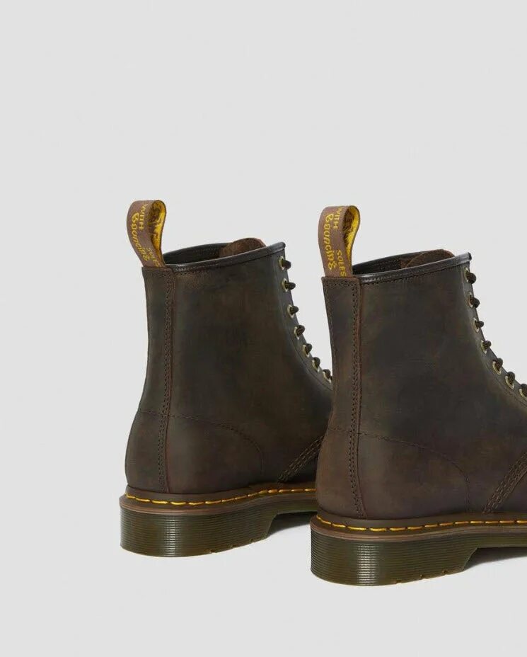 Dr martens crazy horse. Dr martens 1460 crazy horse. Др мартинс бежевые. Aztec crazy horse 1460. Будапештеры обувь.