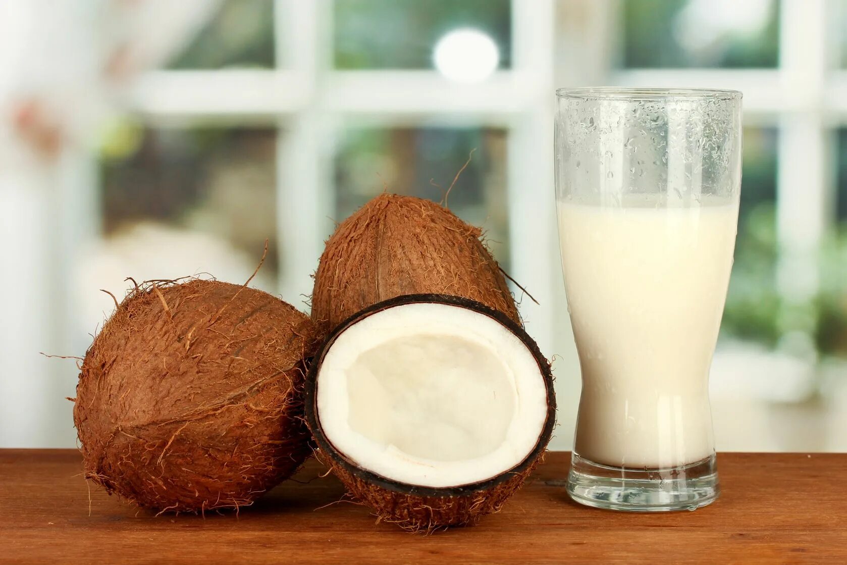 Кокосовое молоко вид. Кокосовое молоко coconut. Кокосовое молоко в кокосе. Кокосовое молоко вид. Кокосово рисовое молоко.