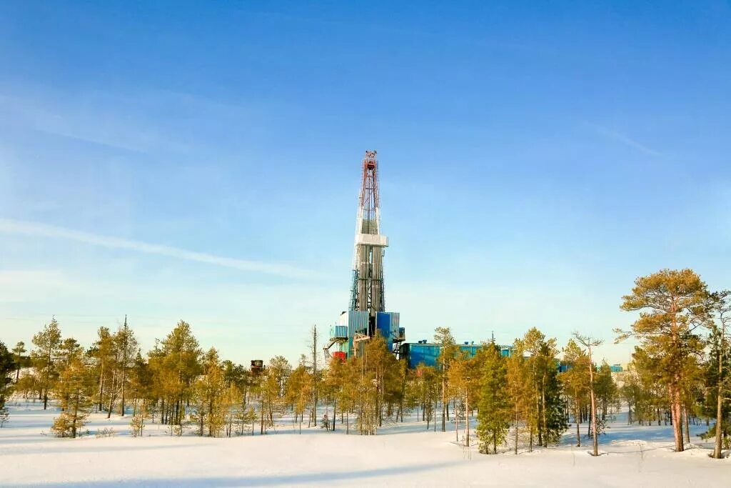 Нижневартовск буровая. Лукойл Западная Сибирь скважины. Чумпасское месторождение. Лукойл Западная Сибирь ХМАО. Ханты-Мансийский округ Югра буровые нефтяные скважины.