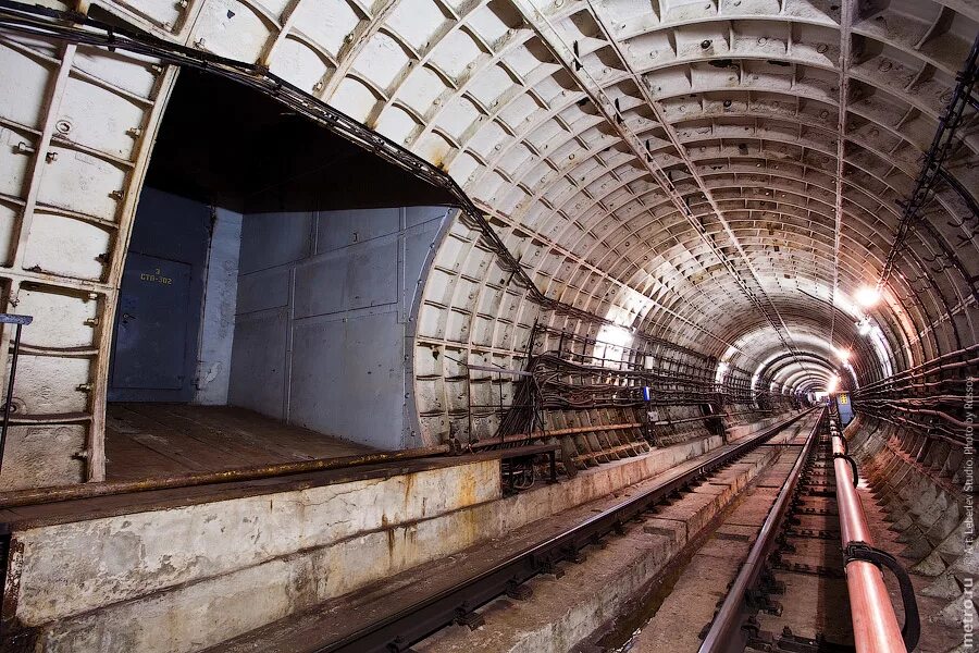 Оборудование метрополитен. Станция метро парк Победы туннели. Метро университет 2 тоннеля. Проспект Вернадского БКЛ тоннель. Тоннель метро.