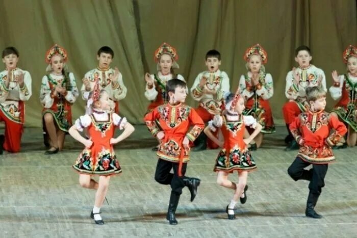 Русский народный танец дети. Народные танцы. Русский народный танец дети. Детский танцевальный ансамбль. Хореографический ансамбль калинка.