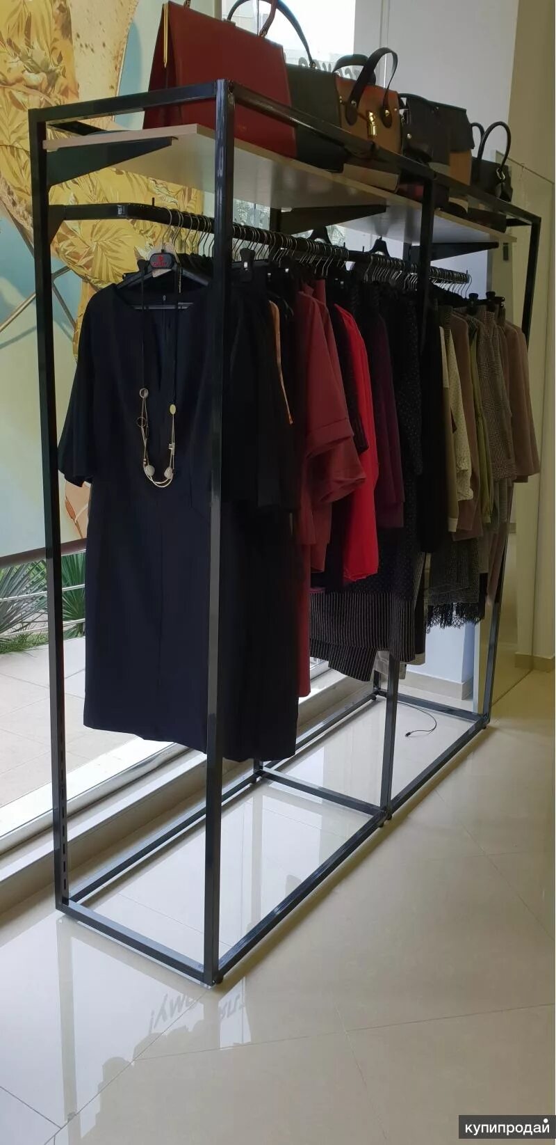 Торговое оборудование для одежды. Торговое оборудование для мужской одежды. Оборудование для торговли одеждой б/у. Торговая система каналина глобал. Оборудование для магазина одежды б/у.