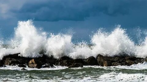 Wave crashed