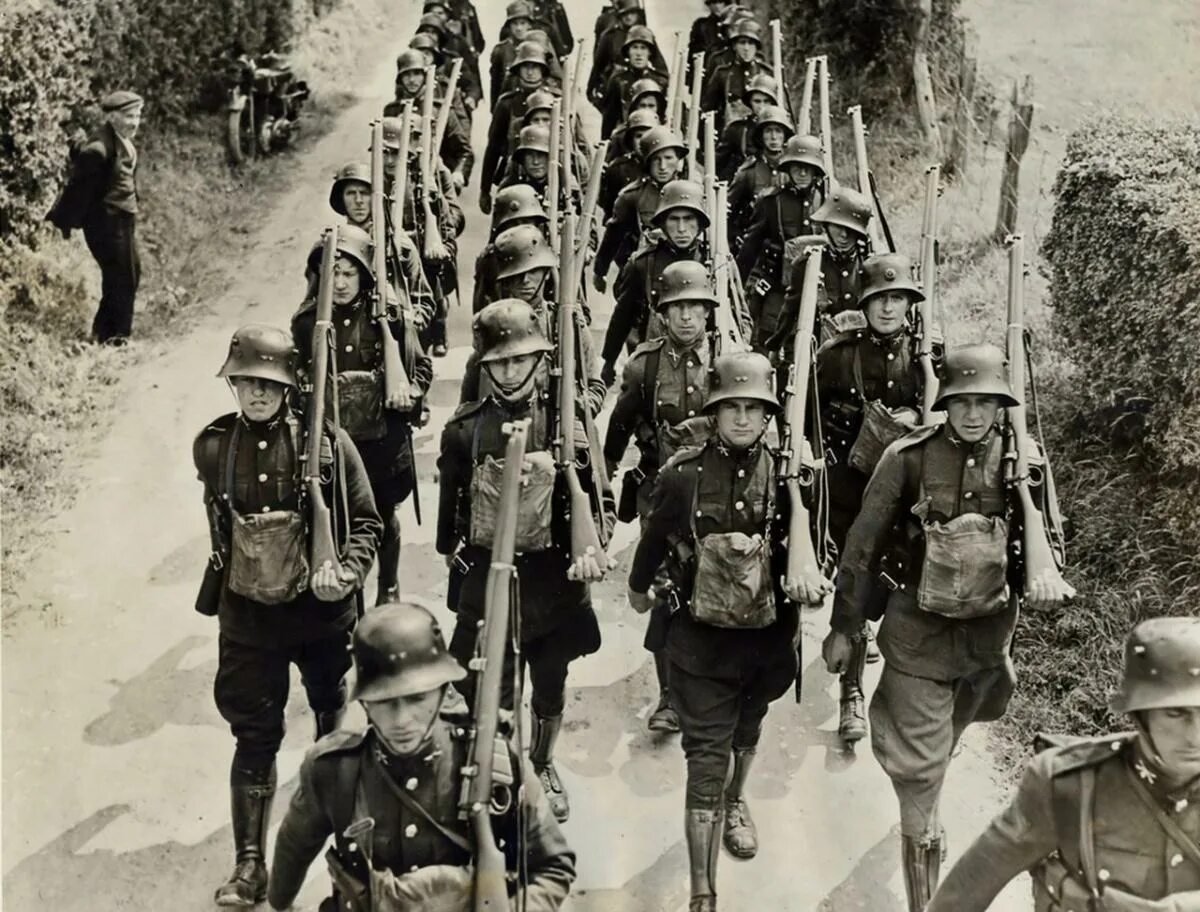 Турция во время первой мировой. Армия Ирландии во второй мировой войне. Армия Мексики 1940. Армия Великобритании во 2 мировой войне. Ирландская армия 1940.