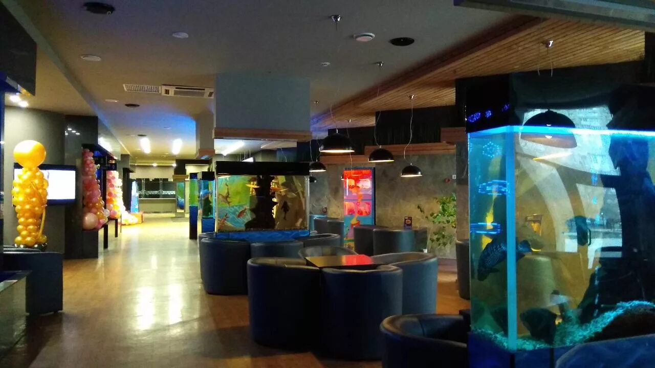 Кинотеатр луна ульяновск залы. Планета кино парус новокузнецк. Камышенская 43 ульяновск. Кинотеатр космос внутри. Луна кинотеатр ульяновск.